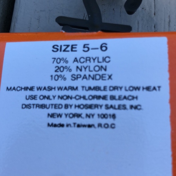 NWT Halloween Baby  Bib and 2 pairs of socks - Picture 7 of 7